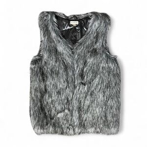 Weekend Love Grey faux fur vest with satin lining